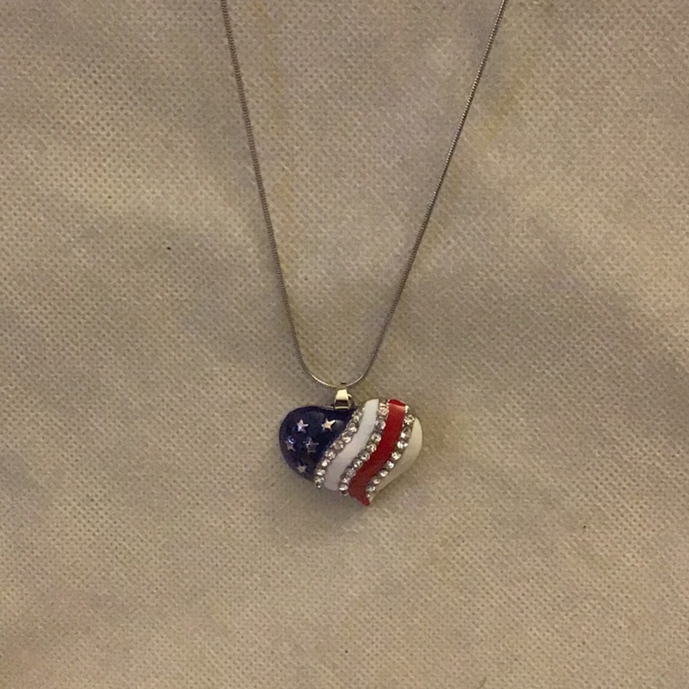 USA NECKLACE WITH FREE GIFT